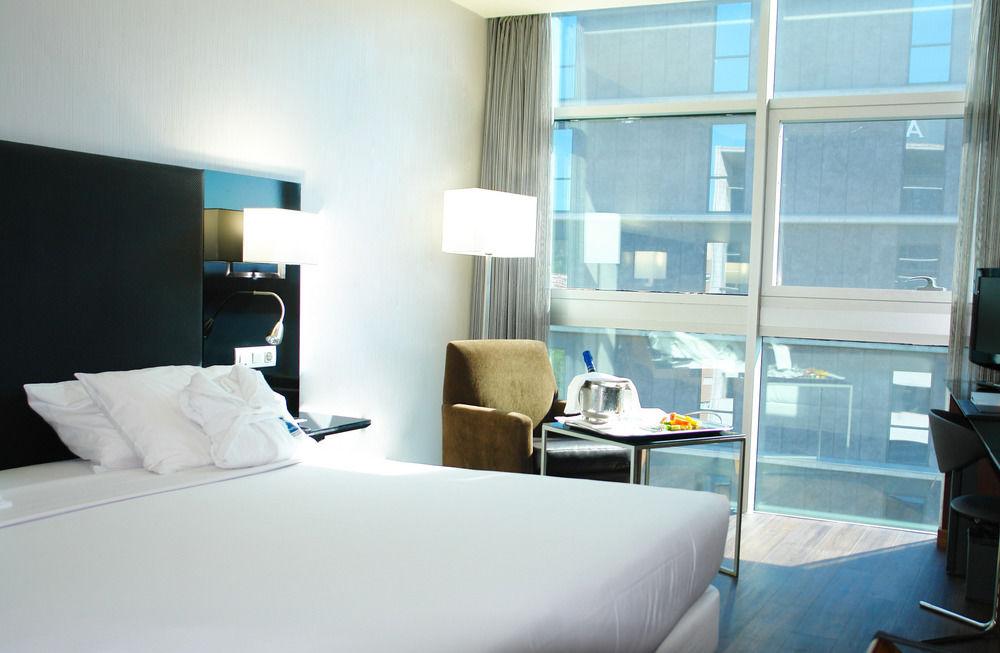 Ac Hotel Som By Marriott L'Hospitalet de Llobregat Kültér fotó