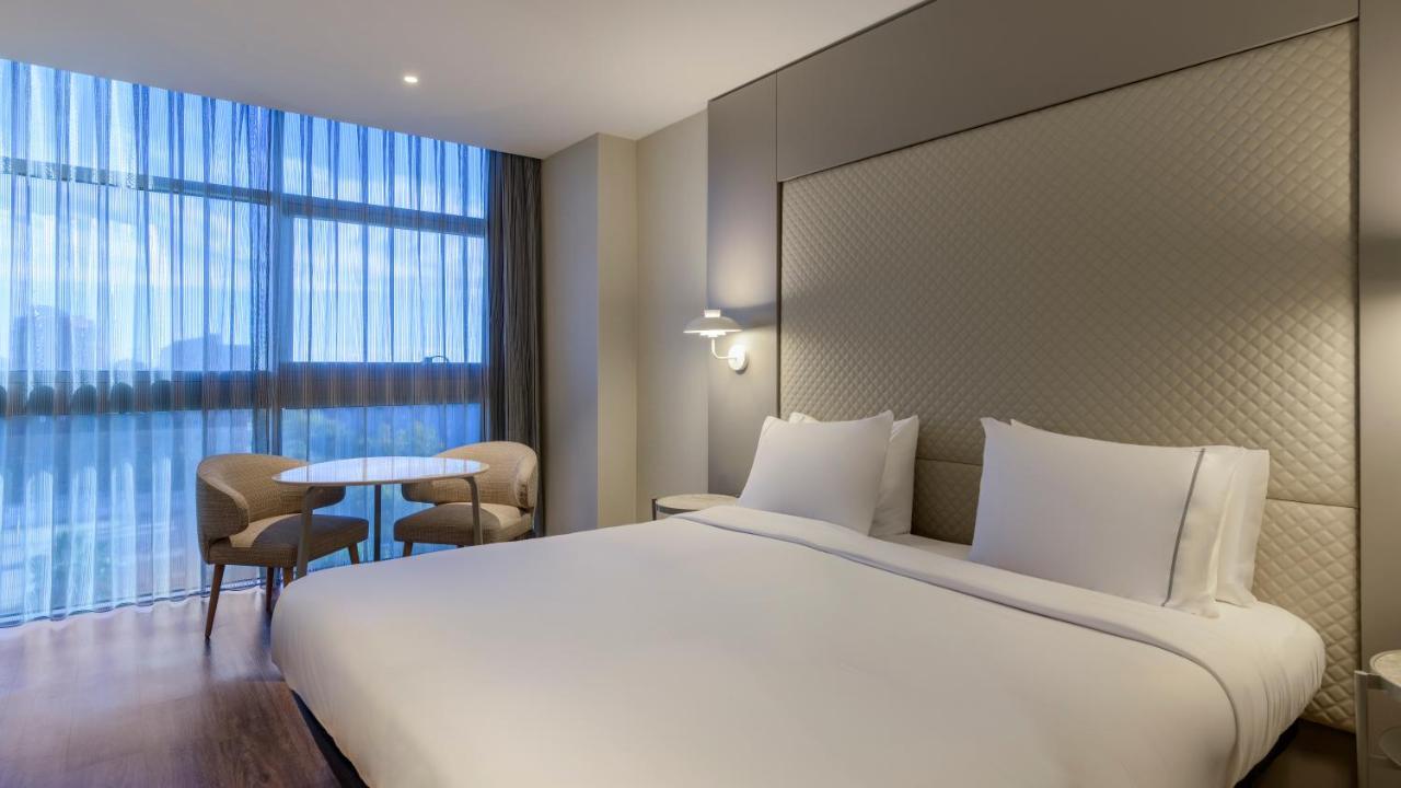 Ac Hotel Som By Marriott L'Hospitalet de Llobregat Kültér fotó