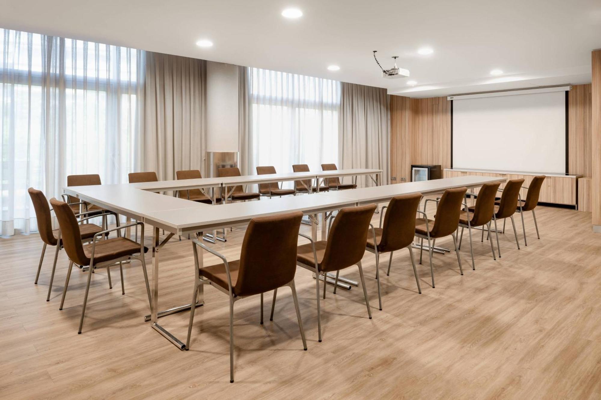 Ac Hotel Som By Marriott L'Hospitalet de Llobregat Kültér fotó