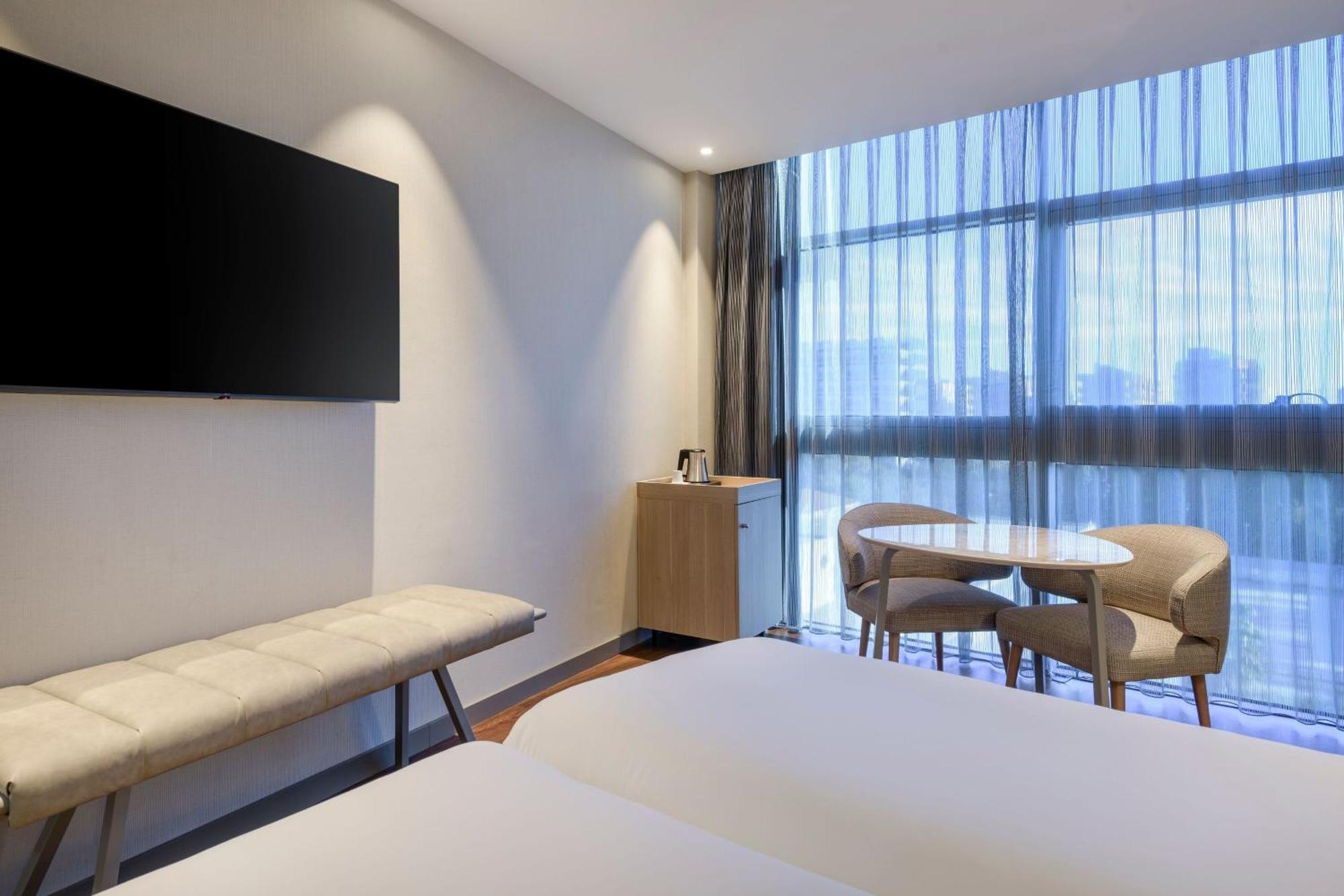 Ac Hotel Som By Marriott L'Hospitalet de Llobregat Kültér fotó