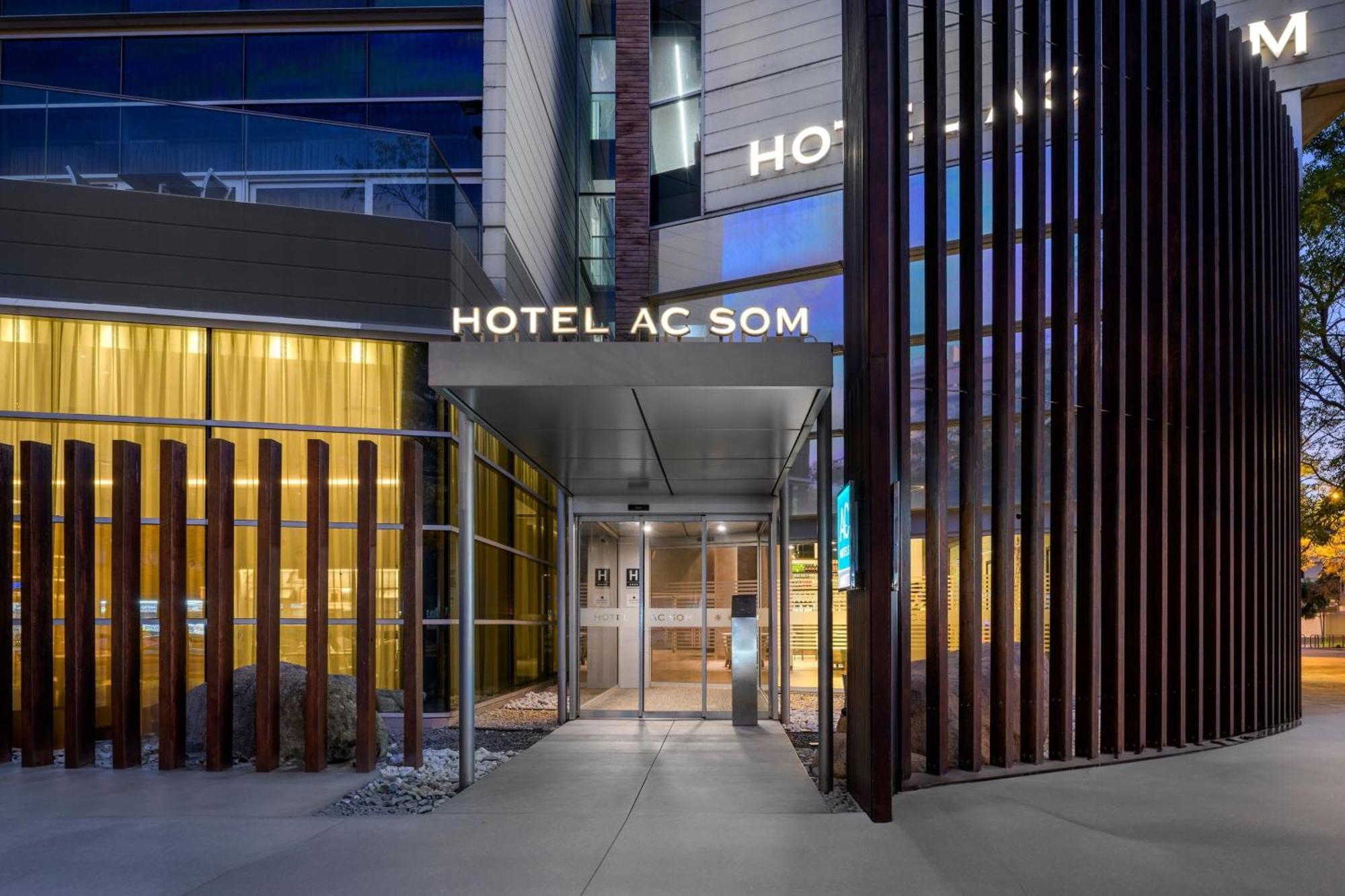 Ac Hotel Som By Marriott L'Hospitalet de Llobregat Kültér fotó