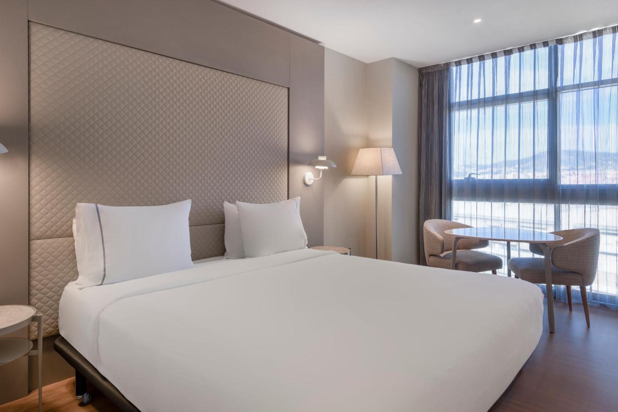 Ac Hotel Som By Marriott L'Hospitalet de Llobregat Kültér fotó